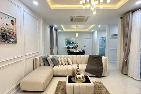 Maison à Pattaya, Thaïlande 3 chambres № 155621 - photo 10