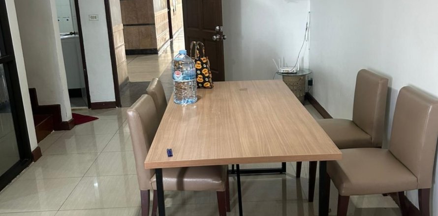 Condo in Watthana, Bangkok, Thailand, 2 bedrooms  № 161226