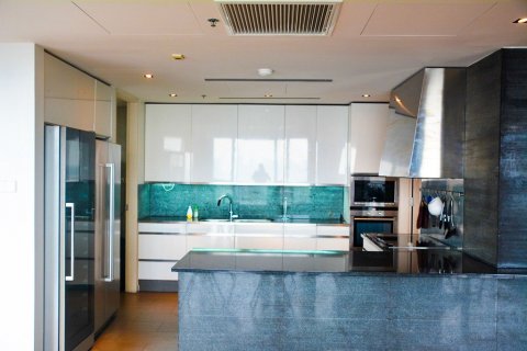 Condo in Sathon, Bangkok, Thailand, 3 bedrooms № 142620 - photo 8