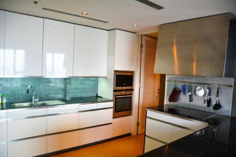 Condo in Sathon, Bangkok, Thailand, 3 bedrooms № 142620 - photo 9