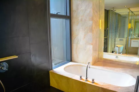 Condo in Sathon, Bangkok, Thailand, 3 bedrooms № 142620 - photo 17