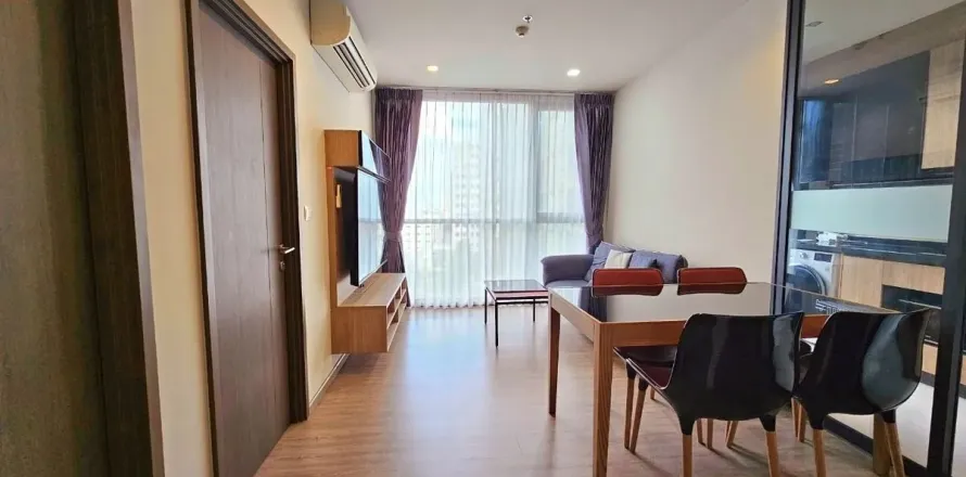 Condo à Bang Sue, Bangkok, Thaïlande, 2 chambres  № 158633