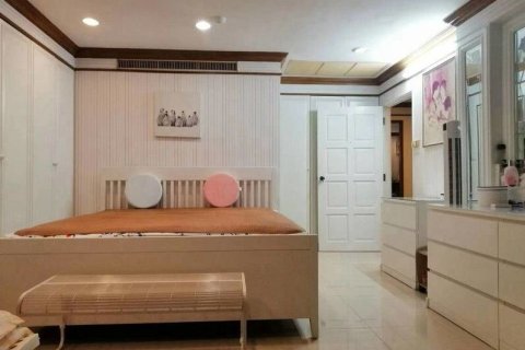 Condo in Watthana, Bangkok, Thailand, 3 bedrooms  № 158634 - photo 2