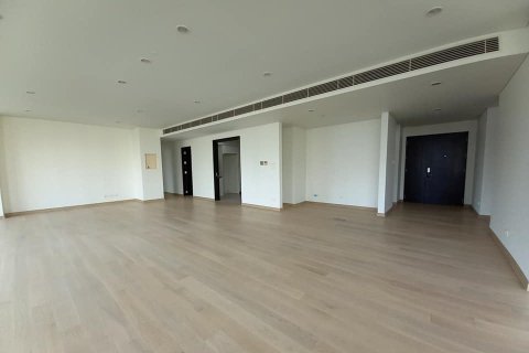 Condo in Bangkok, Thailand, 3 bedrooms  № 157563 - photo 2