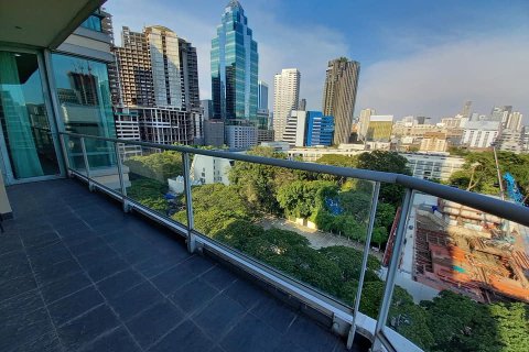 Condo in Bangkok, Thailand, 3 bedrooms  № 157563 - photo 14