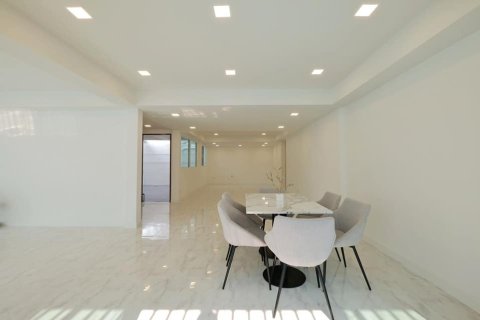 Condo à Bangkok, Thaïlande, 3 chambres № 157566 - photo 24