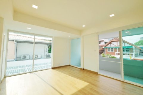 Condo à Bangkok, Thaïlande, 3 chambres № 157566 - photo 11