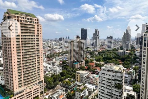 Studio in the Condo in Sathon, Bangkok, Thailand  № 167883 - photo 2