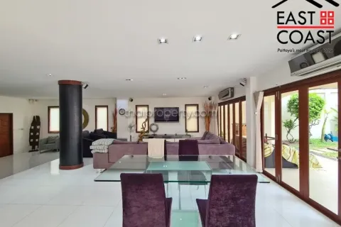 Casa de 5 dormitorios en Pattaya, Tailandia № 213562 - foto 19