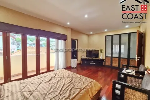 Casa de 5 dormitorios en Pattaya, Tailandia № 213562 - foto 28