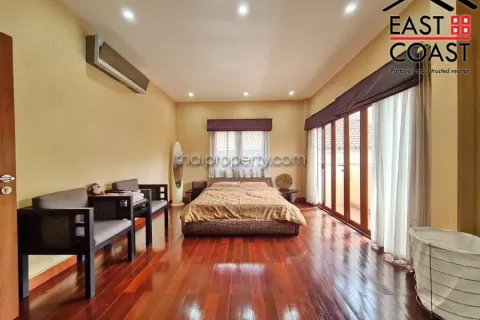 Casa de 5 dormitorios en Pattaya, Tailandia № 213562 - foto 27