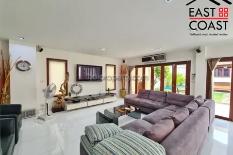 Casa de 5 dormitorios en Pattaya, Tailandia № 213562 - foto 6