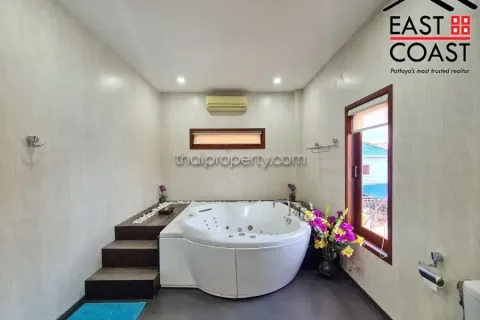 Casa de 5 dormitorios en Pattaya, Tailandia № 213562 - foto 24