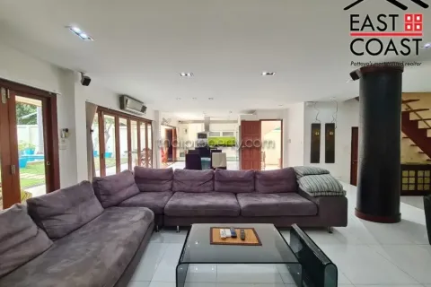 Casa de 5 dormitorios en Pattaya, Tailandia № 213562 - foto 9