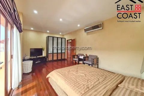 Casa de 5 dormitorios en Pattaya, Tailandia № 213562 - foto 29