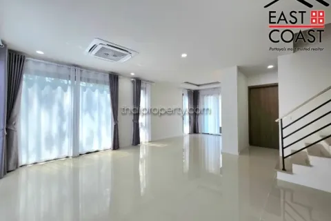Casa de 3 dormitorios en Pattaya, Tailandia № 213560 - foto 10