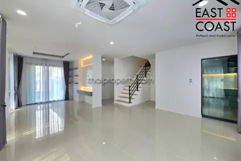 Casa de 3 dormitorios en Pattaya, Tailandia № 213560 - foto 11