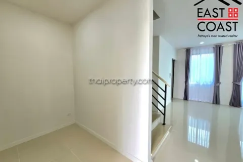 Casa de 3 dormitorios en Pattaya, Tailandia № 213560 - foto 8