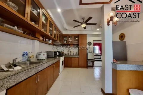 Casa de 3 dormitorios en Pattaya, Tailandia № 213559 - foto 11