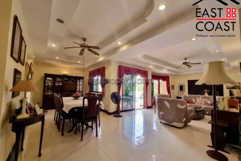Casa de 3 dormitorios en Pattaya, Tailandia № 213559 - foto 9
