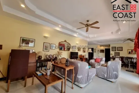 Casa de 3 dormitorios en Pattaya, Tailandia № 213559 - foto 6