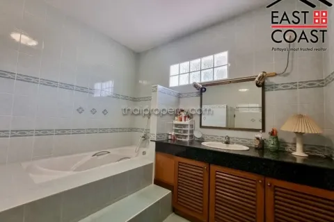 Casa de 3 dormitorios en Pattaya, Tailandia № 213559 - foto 19