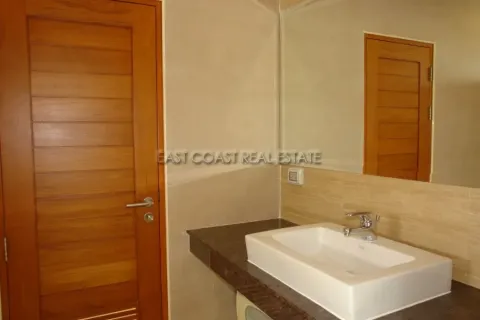 Casa de 3 dormitorios en Pattaya, Tailandia № 213557 - foto 9