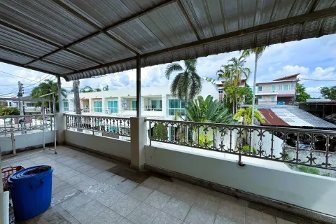 Adosado de 3 dormitorios en Pattaya, Tailandia № 211627 - foto 24