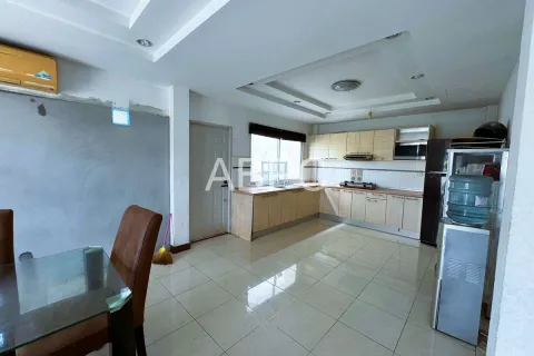 Adosado de 3 dormitorios en Pattaya, Tailandia № 211627 - foto 12
