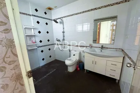 Adosado de 3 dormitorios en Pattaya, Tailandia № 211627 - foto 11