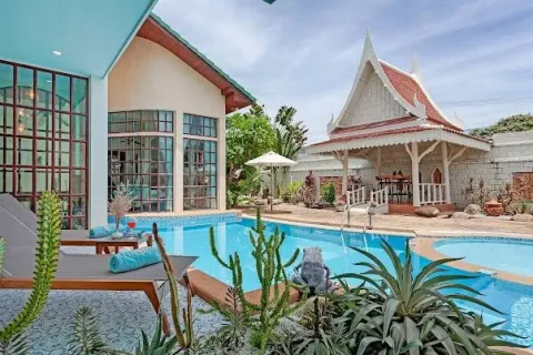 Casa de 6 dormitorios en Pattaya, Tailandia № 211628 - foto 19