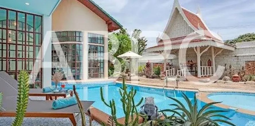 Casa de 6 dormitorios en Pattaya, Tailandia № 211628
