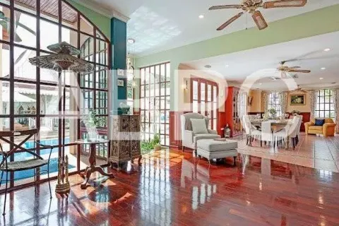 Casa de 6 dormitorios en Pattaya, Tailandia № 211628 - foto 5