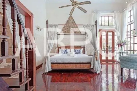 Casa de 6 dormitorios en Pattaya, Tailandia № 211628 - foto 14