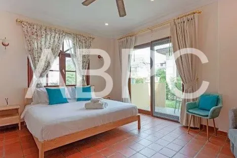 Casa de 6 dormitorios en Pattaya, Tailandia № 211628 - foto 12