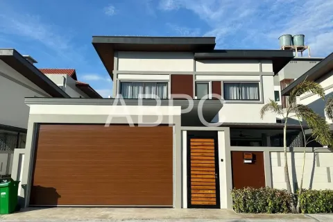 Casa de 3 dormitorios en Pattaya, Tailandia № 211624 - foto 2