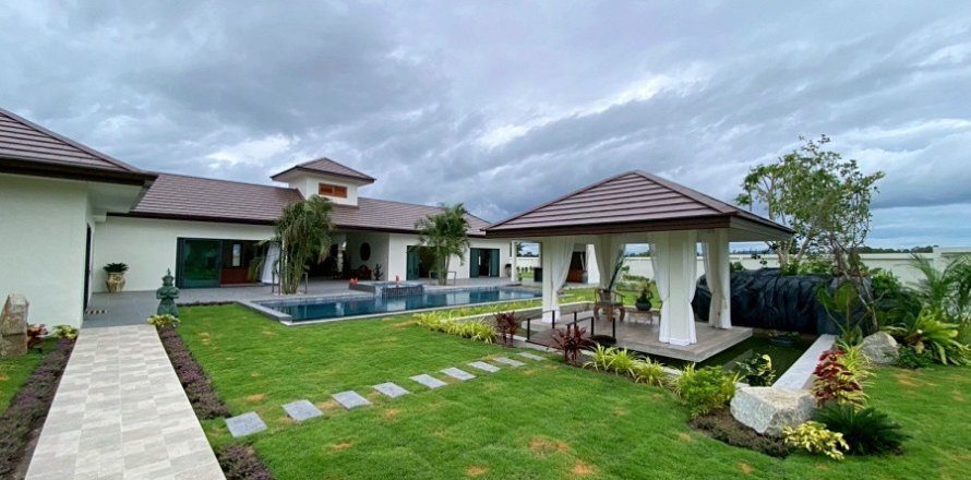 House in Hua Hin, Thailand 4 bedrooms № 168115