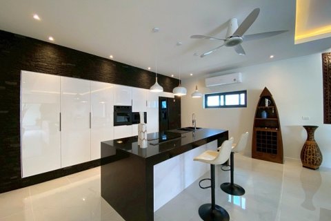 House in Hua Hin, Thailand 4 bedrooms № 168115 - photo 14