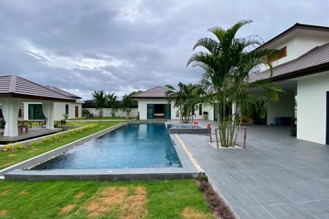 House in Hua Hin, Thailand 4 bedrooms № 168115 - photo 3