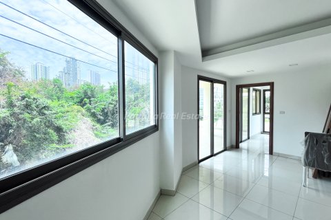 Condo in Pattaya, Thailand, 1 bedroom  № 232973 - photo 4