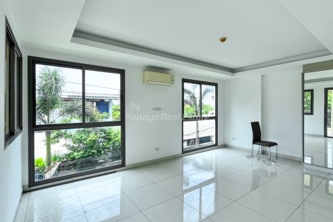 Condo in Pattaya, Thailand, 1 bedroom  № 232973 - photo 5