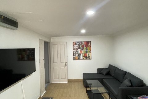 Condo à Khlong Toei, Bangkok, Thaïlande, 2 chambres  № 173628 - photo 4