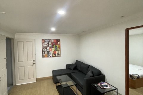 Condo à Khlong Toei, Bangkok, Thaïlande, 2 chambres  № 173628 - photo 1