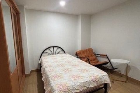 Condo à Khlong Toei, Bangkok, Thaïlande, 2 chambres  № 173628 - photo 9