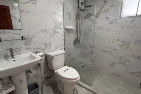 Condo à Khlong Toei, Bangkok, Thaïlande, 2 chambres  № 173628 - photo 16