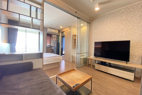 Studio in the Condo in Yan Nawa, Bangkok, Thailand  № 173627 - photo 2