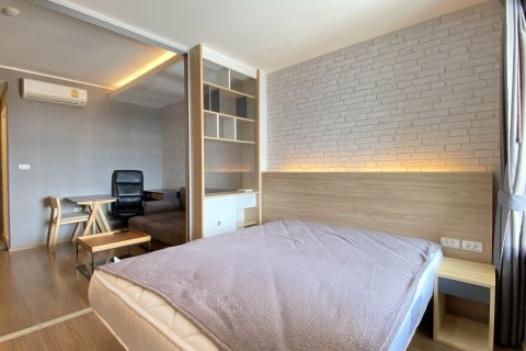 Studio in the Condo in Yan Nawa, Bangkok, Thailand  № 173627 - photo 9