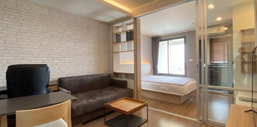 Studio in the Condo in Yan Nawa, Bangkok, Thailand  № 173627