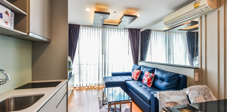 Condo in Bangkok, Thailand, 2 bedrooms № 185262