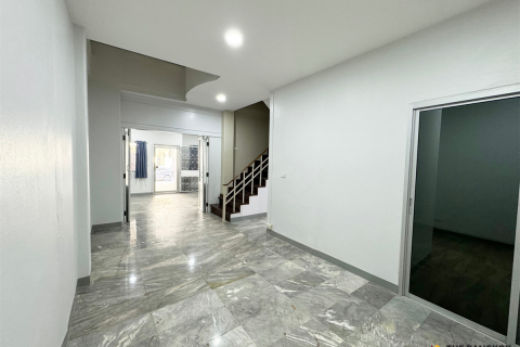 Townhouse in Bangkok, Thailand 5 bedrooms № 189516